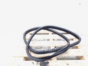 Begagnade Dörrtätning, 4-dörrars, vänster bak Landrover Range Rover Evoque (LVJ/LVS) 2.2 TD4 16V Pris € 24,00 Marginaltabell erbjuds av GEJO Revisie & Onderdelen BV