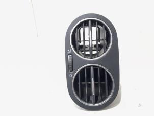 Begagnade Luftmunstycke, instrumentbräda Volkswagen Golf Plus (5M1/1KP) 1.4 TSI 140 16V Pris € 14,00 Marginaltabell erbjuds av GEJO Revisie & Onderdelen BV