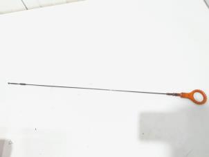 Begagnade Oljemätsticka Volkswagen Golf V (1K1) 1.4 TSI 122 16V Pris € 7,00 Marginaltabell erbjuds av GEJO Revisie & Onderdelen BV