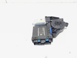 Begagnade Motor, dörrfönster Lynk &amp; Co 01 1.5 PHEV Pris € 24,00 Marginaltabell erbjuds av GEJO Revisie & Onderdelen BV