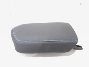 Begagnade Armstöd Lynk &amp; Co 01 1.5 PHEV Pris € 69,00 Marginaltabell erbjuds av GEJO Revisie & Onderdelen BV