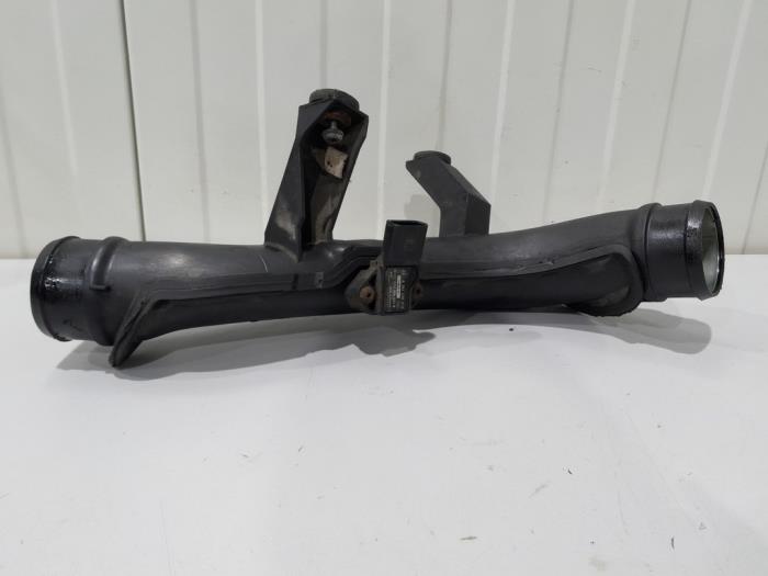 Laddluftkylarrör från en Audi A3 (8P1) 1.8 16V TFSI 2008