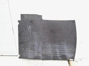 Begagnade List, bagageutrymme Volkswagen Caddy III (2KA,2KH,2CA,2CH) 1.6 TDI 16V Pris € 35,00 Marginaltabell erbjuds av GEJO Revisie & Onderdelen BV