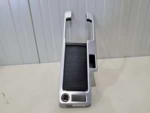 Begagnade Mittkonsol Volvo V50 (MW) 1.6 D2 16V Pris € 15,00 Marginaltabell erbjuds av GEJO Revisie & Onderdelen BV