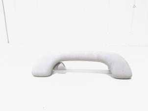 Begagnade Handtag Renault Espace (JK) 2.0 16V Turbo Pris € 5,00 Marginaltabell erbjuds av GEJO Revisie & Onderdelen BV