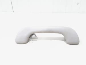 Begagnade Handtag Renault Espace (JK) 2.0 16V Turbo Pris € 5,00 Marginaltabell erbjuds av GEJO Revisie & Onderdelen BV