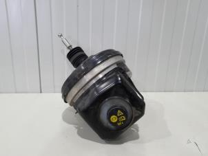 Gebruikte Rembekrachtiger Audi A4 Avant (B9) 2.0 TDI Ultra 16V Prijs € 99,00 Margeregeling aangeboden door GEJO Revisie & Onderdelen BV