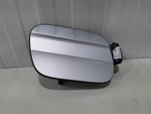 Begagnade Tanklucka Volkswagen T-Cross 1.0 TSI 115 12V Pris € 19,00 Marginaltabell erbjuds av GEJO Revisie & Onderdelen BV