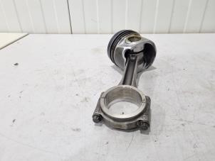 Gebruikte Drijfstang Audi A4 Avant (B9) 2.0 TDI Ultra 16V Prijs € 55,00 Margeregeling aangeboden door GEJO Revisie & Onderdelen BV