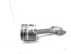 Gebruikte Drijfstang Audi A4 Avant (B9) 2.0 TDI Ultra 16V Prijs € 55,00 Margeregeling aangeboden door GEJO Revisie & Onderdelen BV