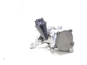 Używane Pompa oleju Audi A4 Avant (B9) 2.0 TDI Ultra 16V Cena € 120,00 Procedura marży oferowane przez GEJO Revisie & Onderdelen BV