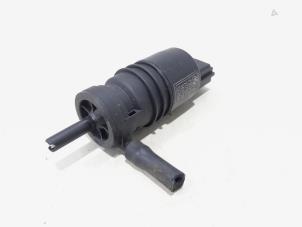 Begagnade Pump, vindrutespolare BMW X1 (E84) sDrive 18d 2.0 16V Pris € 7,95 Marginaltabell erbjuds av GEJO Revisie & Onderdelen BV