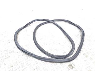 Begagnade Främre dörrtätning, 4-dörrars, vänster Audi SQ5 (8RB) 3.0 TDI V6 24V Pris € 25,00 Marginaltabell erbjuds av GEJO Revisie & Onderdelen BV