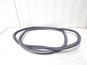 Begagnade Dörrtätning, 4-dörrars, höger bak Audi SQ5 (8RB) 3.0 TDI V6 24V Pris € 9,00 Marginaltabell erbjuds av GEJO Revisie & Onderdelen BV