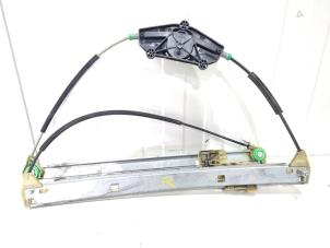 Begagnade Fönstermekanism, 4-dörrars, höger fram Audi SQ5 (8RB) 3.0 TDI V6 24V Pris € 39,49 Marginaltabell erbjuds av GEJO Revisie & Onderdelen BV