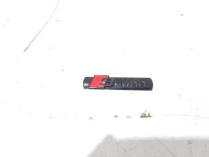 Gebruikte Embleem Audi A4 Avant (B9) 2.0 TDI Ultra 16V Prijs € 15,00 Margeregeling aangeboden door GEJO Revisie & Onderdelen BV