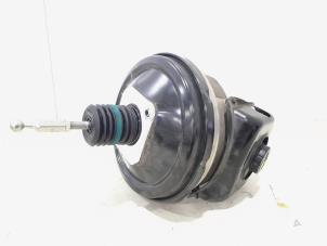 Gebruikte Rembekrachtiger Audi A4 Avant (B9) 2.0 TDI Ultra 16V Prijs € 99,00 Margeregeling aangeboden door GEJO Revisie & Onderdelen BV