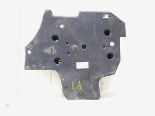 Begagnade Hasplåt Lynk &amp; Co 01 1.5 PHEV Pris € 19,99 Marginaltabell erbjuds av GEJO Revisie & Onderdelen BV