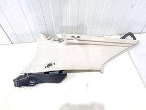 Gebruikte Stijlbekleding links-achter Lynk &amp; Co 01 1.5 PHEV Prijs € 45,00 Margeregeling aangeboden door GEJO Revisie & Onderdelen BV