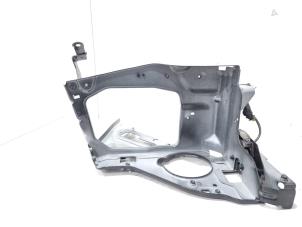 Begagnade Strålkastarram, vänster Lynk &amp; Co 01 1.5 Pris € 138,99 Marginaltabell erbjuds av GEJO Revisie & Onderdelen BV