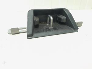 Begagnade Låsspärr, baklucka Lynk &amp; Co 01 1.5 Pris € 24,00 Marginaltabell erbjuds av GEJO Revisie & Onderdelen BV