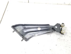 Begagnade Skena, skjutdörr, höger Peugeot Partner (EF/EU) 1.5 BlueHDi 100 Pris € 22,00 Marginaltabell erbjuds av GEJO Revisie & Onderdelen BV