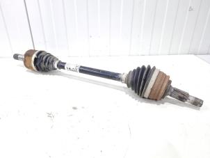 Gebruikte Aandrijfas links-voor Peugeot Partner (EF/EU) 1.5 BlueHDi 100 Prijs € 9,99 Margeregeling aangeboden door GEJO Revisie & Onderdelen BV