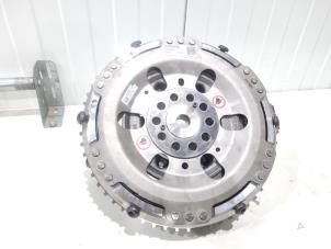 Gebruikte Dubbele massa vliegwiel Volvo XC60 II (UZ) 2.0 T6 16V Recharge, Twin Engine AWD Prijs € 490,00 Margeregeling aangeboden door GEJO Revisie & Onderdelen BV