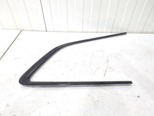 Begagnade Dekorstripe Volvo XC60 II (UZ) 2.0 T6 16V Recharge, Twin Engine AWD Pris € 20,00 Marginaltabell erbjuds av GEJO Revisie & Onderdelen BV