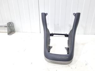 Gebruikte Middenconsoles Volkswagen Golf VI (5K1) 1.4 TSI 122 16V Prijs € 27,99 Margeregeling aangeboden door GEJO Revisie & Onderdelen BV