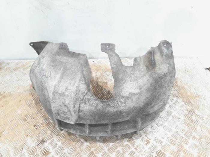 Isolering, hjulhus från en Volkswagen Golf VI (5K1) 1.4 TSI 122 16V 2011