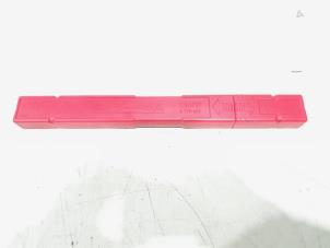 Gebruikte Gevarendriehoek BMW 2 serie Active Tourer (F45) 218i 1.5 TwinPower Turbo 12V Prijs € 6,00 Margeregeling aangeboden door GEJO Revisie & Onderdelen BV