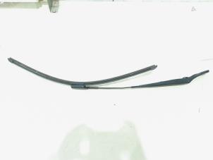 Begagnade Främre torkararm BMW 2 serie Active Tourer (F45) 218i 1.5 TwinPower Turbo 12V Pris € 19,00 Marginaltabell erbjuds av GEJO Revisie & Onderdelen BV