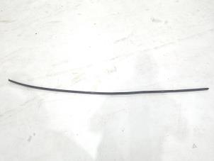 Gebruikte Daklijst rechts BMW 2 serie Active Tourer (F45) 218i 1.5 TwinPower Turbo 12V Prijs € 49,00 Margeregeling aangeboden door GEJO Revisie & Onderdelen BV