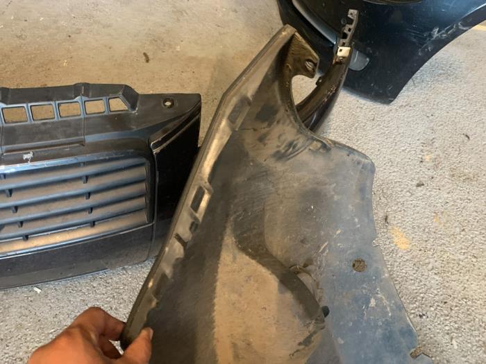 Främre stötfångare från en Renault Master III (FV) 2.3 dCi 100 16V FWD 2011