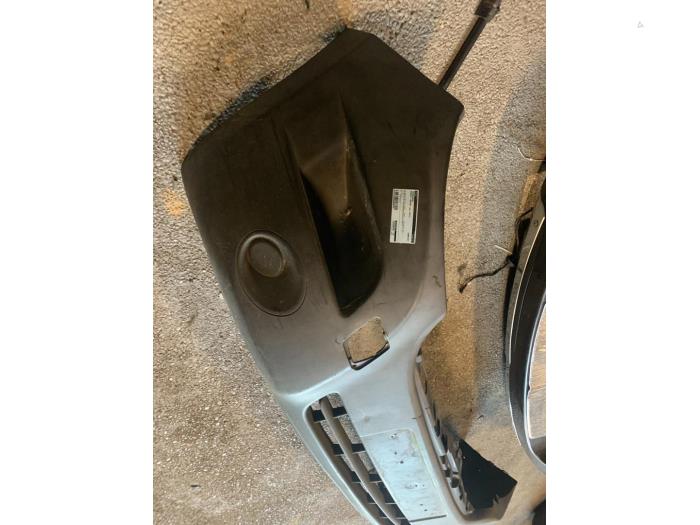 Främre stötfångare från en Renault Master III (FV) 2.3 dCi 100 16V FWD 2011