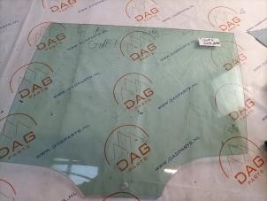 Gebruikte Portierruit 4Deurs links-achter Volkswagen Golf VII Variant (AUVV) 1.0 TSI 12V BlueMotion Technology Prijs € 24,00 Margeregeling aangeboden door DagParts