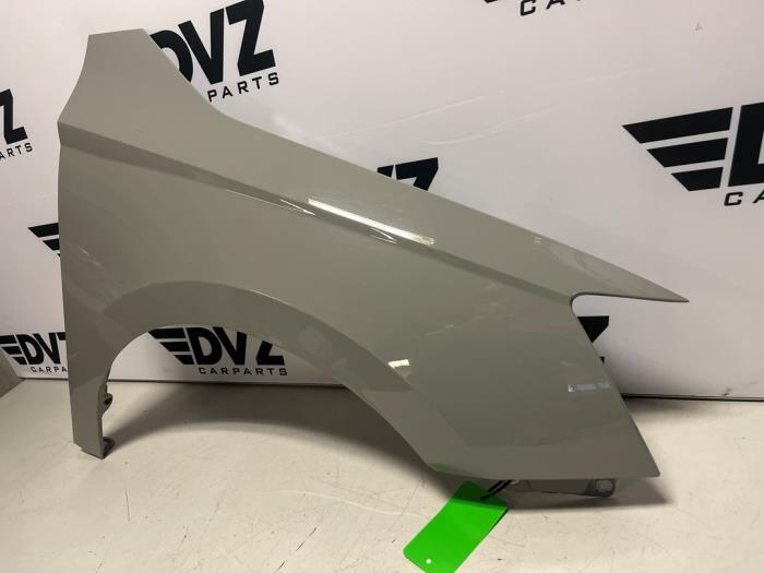 Framskärm, höger från en Skoda Fabia III (NJ3) 1.0 TSI 12V 2018