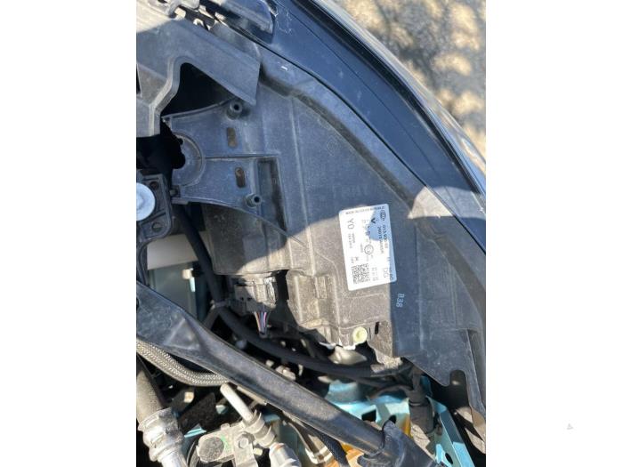 Koplamp rechts van een Renault Captur II (RJB) 1.0 TCe 90 12V 2021