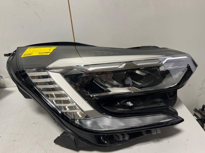 Koplamp rechts van een Renault Captur II (RJB) 1.0 TCe 90 12V 2021