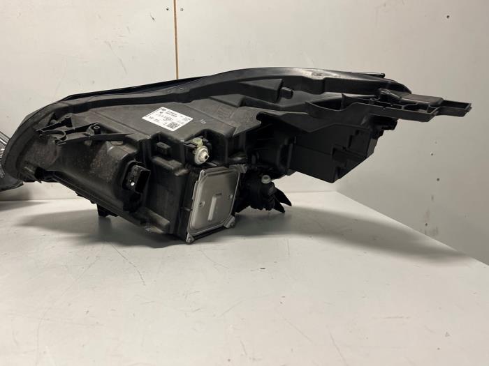 Koplamp rechts van een Renault Captur II (RJB) 1.0 TCe 90 12V 2021