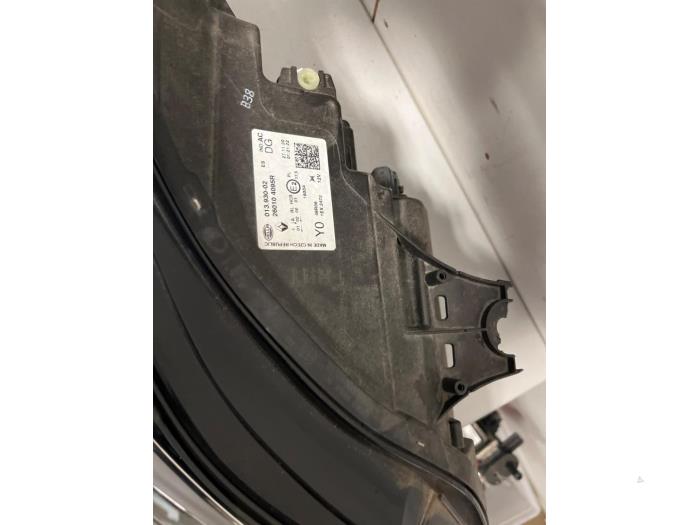 Koplamp rechts van een Renault Captur II (RJB) 1.0 TCe 90 12V 2021