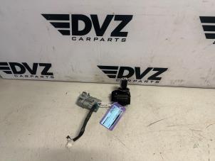 Gebruikte Contactblok contactslot Mercedes C (W204) 3.0 C-320 CDI V6 24V Prijs € 225,00 Margeregeling aangeboden door DVZ Carparts