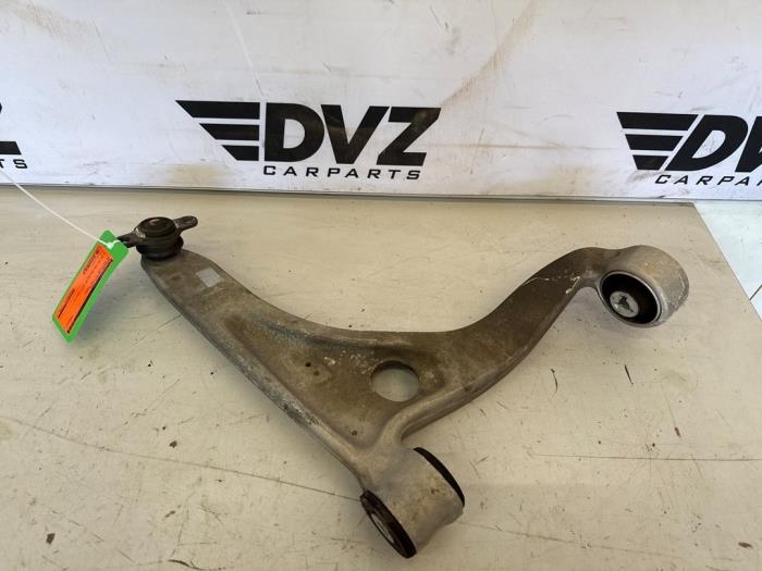 Triangel rechts-voor van een Volkswagen Multivan T7 1.4 eHybrid 16V 2023