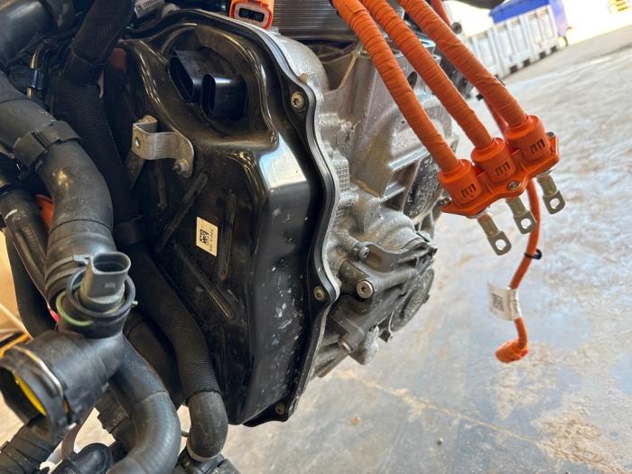 Versnellingsbak van een Volkswagen Multivan T7 1.4 eHybrid 16V 2023