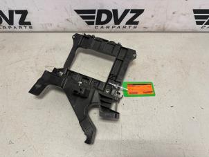 Gebruikte Steun (diversen) Volkswagen Multivan T7 1.4 eHybrid 16V Prijs € 30,24 Inclusief btw aangeboden door DVZ Carparts