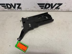 Gebruikte Steun (diversen) Volkswagen Multivan T7 1.4 eHybrid 16V Prijs € 30,24 Inclusief btw aangeboden door DVZ Carparts