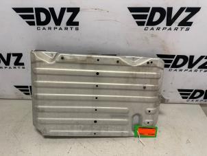 Gebruikte Bodem beschermplaat Volkswagen Multivan T7 1.4 eHybrid 16V Prijs € 90,74 Inclusief btw aangeboden door DVZ Carparts