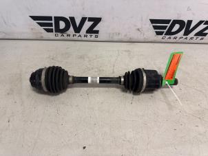 Gebruikte Aandrijfas links-voor Mini Mini (F56) 1.5 12V Cooper Prijs € 124,99 Margeregeling aangeboden door DVZ Carparts