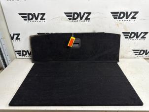 Używane Plyta podlogowa bagaznika Ford Focus 4 Wagon 1.5 EcoBlue 120 Cena € 98,00 Z VAT oferowane przez DVZ Carparts